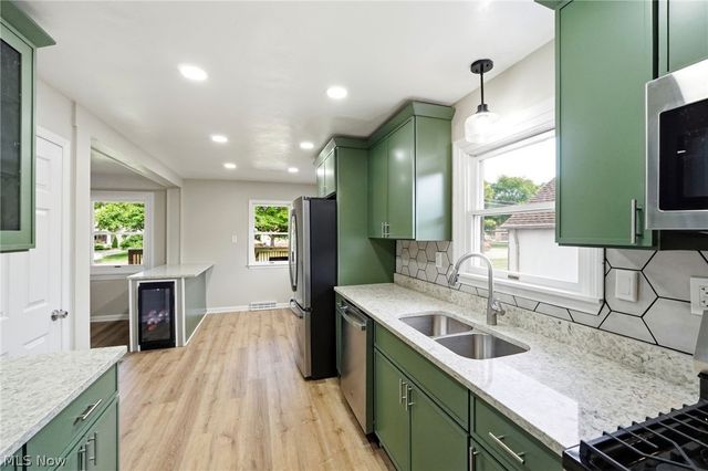 6392 W 130th Street, Brook Park, OH 44142