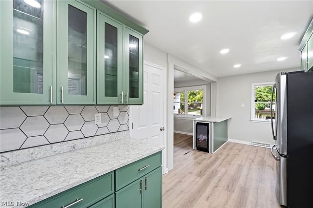 6392 W 130th Street, Brook Park, OH 44142