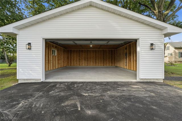 6392 W 130th Street, Brook Park, OH 44142