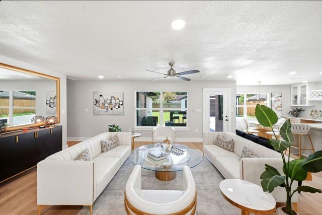 6139 Valkeith Drive, Houston, TX 77096