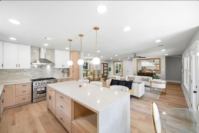 6139 Valkeith Drive, Houston, TX 77096