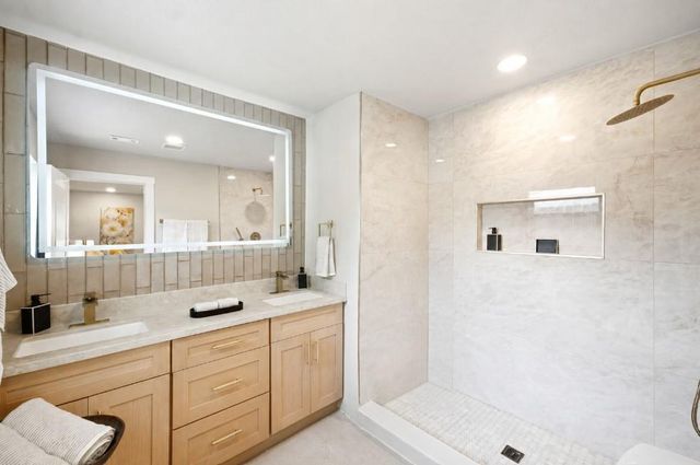 6139 Valkeith Drive, Houston, TX 77096