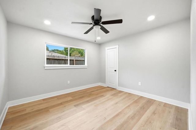 6139 Valkeith Drive, Houston, TX 77096