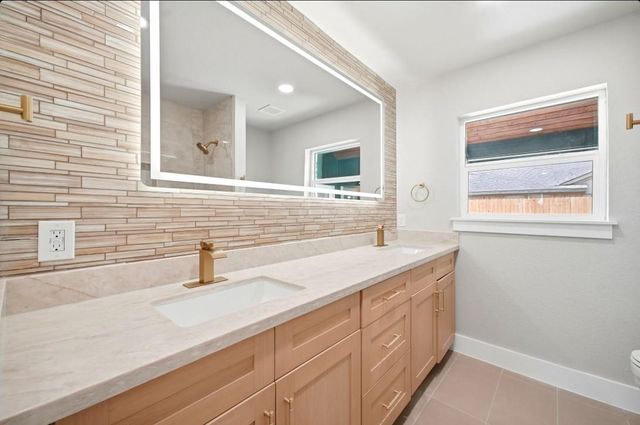 6139 Valkeith Drive, Houston, TX 77096