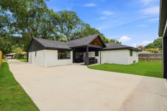 6139 Valkeith Drive, Houston, TX 77096