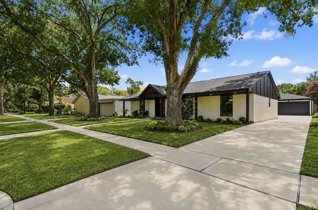 6139 Valkeith Drive, Houston, TX 77096