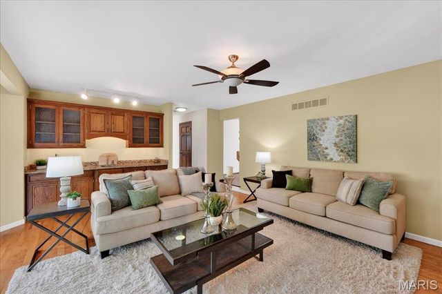 1347 Cherry Glen Court, Chesterfield, MO 63017