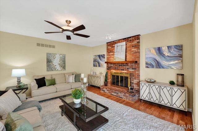 1347 Cherry Glen Court, Chesterfield, MO 63017