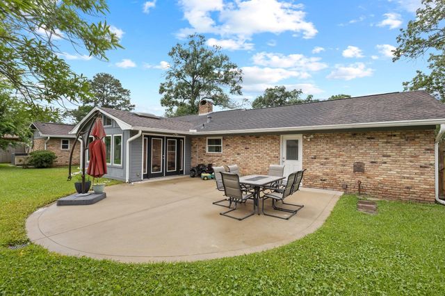 2040 Chevy Chase Lane, Beaumont, TX 77706