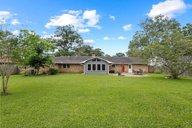 2040 Chevy Chase Lane, Beaumont, TX 77706