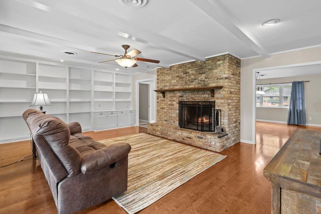 2040 Chevy Chase Lane, Beaumont, TX 77706