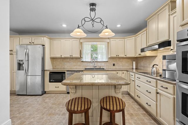 2040 Chevy Chase Lane, Beaumont, TX 77706