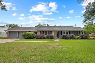 2040 Chevy Chase Lane, Beaumont, TX 77706