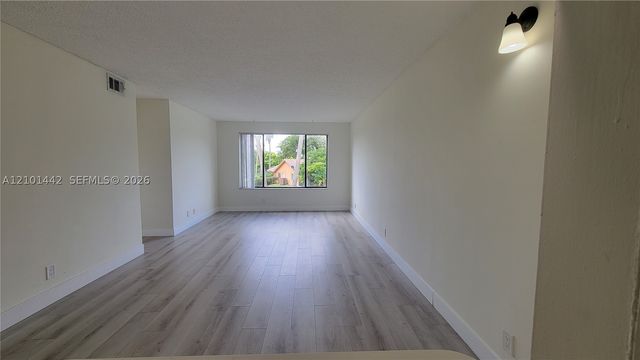11477 NW 39th Ct 202-1, Coral Springs, FL 33065