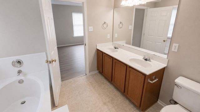 210 Lucky Clover LN, Hutto, TX 78634