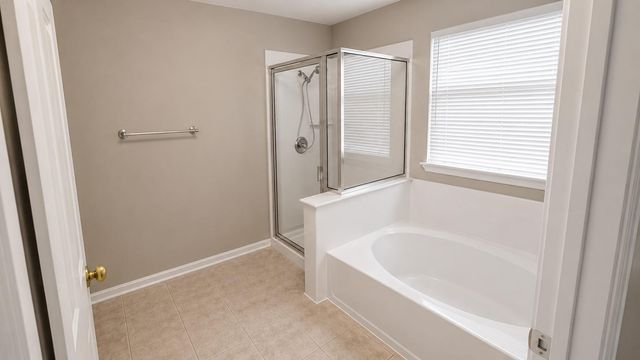 210 Lucky Clover LN, Hutto, TX 78634