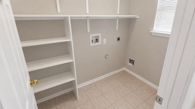 210 Lucky Clover LN, Hutto, TX 78634