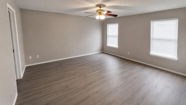 210 Lucky Clover LN, Hutto, TX 78634