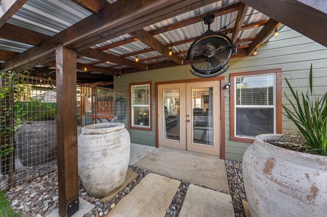 116 Jasper Ln, Kerrville, TX 78028