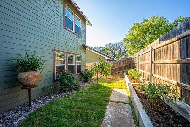 116 Jasper Ln, Kerrville, TX 78028