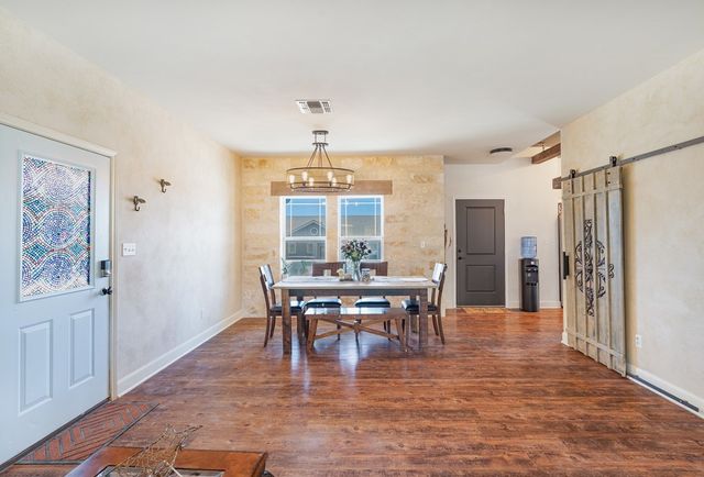 116 Jasper Ln, Kerrville, TX 78028