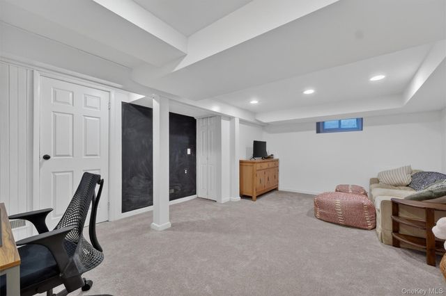 114 Chestnut Drive, New Windsor, NY 12553