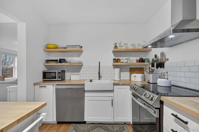 114 Chestnut Drive, New Windsor, NY 12553