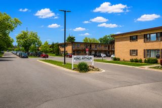 39 King Arthur Court 15, Northlake, IL 60164