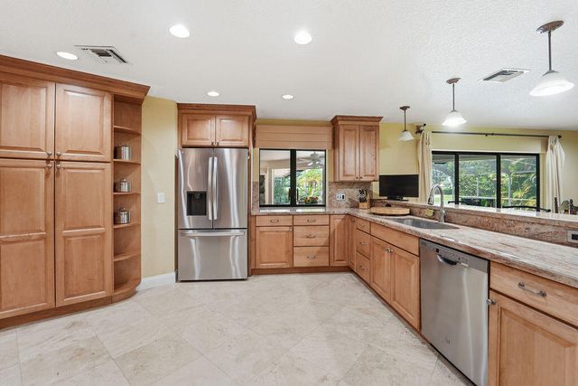 6499 Brandon Street, Palm Beach Gardens, FL 33418
