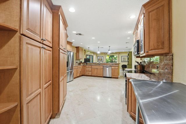 6499 Brandon Street, Palm Beach Gardens, FL 33418