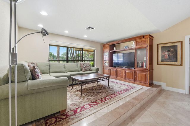6499 Brandon Street, Palm Beach Gardens, FL 33418