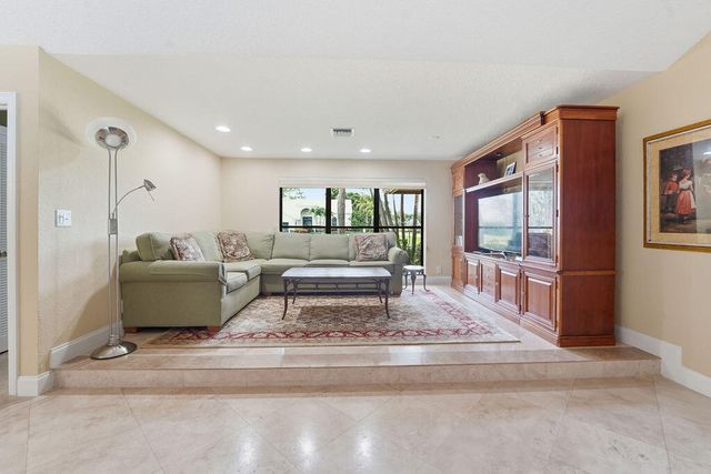6499 Brandon Street, Palm Beach Gardens, FL 33418