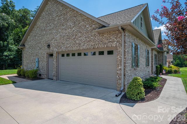 2474 Gateway Lane, Lincolnton, NC 28092