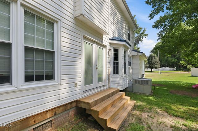 400 Thorndale Drive, Dunn, NC 28334