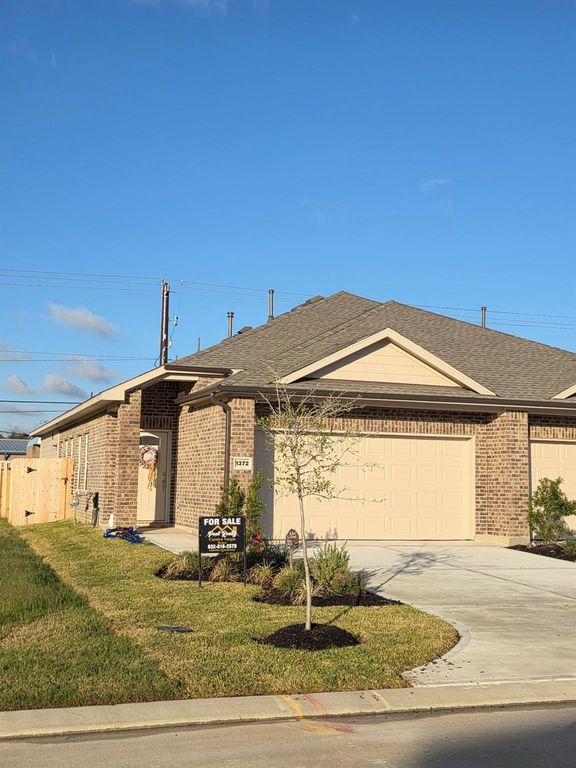 1372 Mixander Way, La Porte, TX 77571