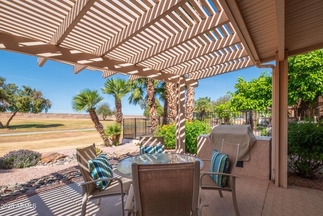 15208 W LAS BRIZAS Lane, Sun City West, AZ 85375