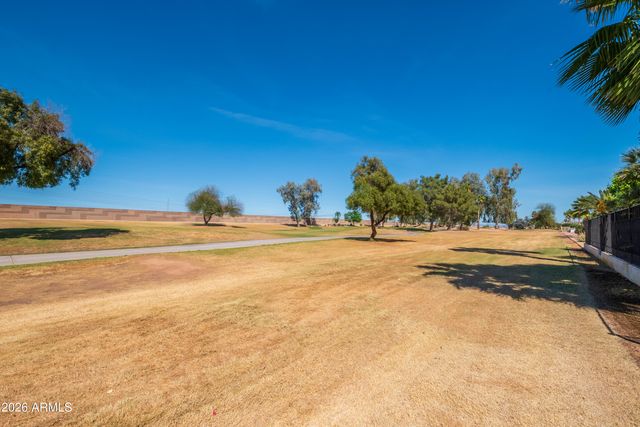 15208 W LAS BRIZAS Lane, Sun City West, AZ 85375