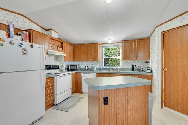 5 Lee Street, Keene, TX 76059