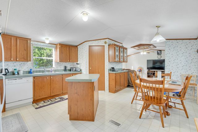 5 Lee Street, Keene, TX 76059