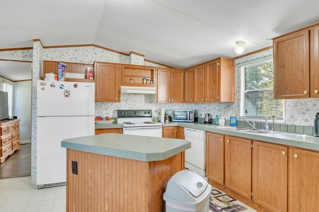 5 Lee Street, Keene, TX 76059