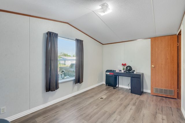 5 Lee Street, Keene, TX 76059