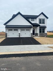 227 RANDOLPH DR, Elizabethtown, PA 17022