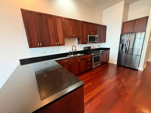 4962 N Milwaukee Avenue 2B, Chicago, IL 60630