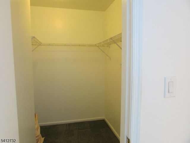 5 Weatherhill Rd, Hamburg Boro, NJ 07419