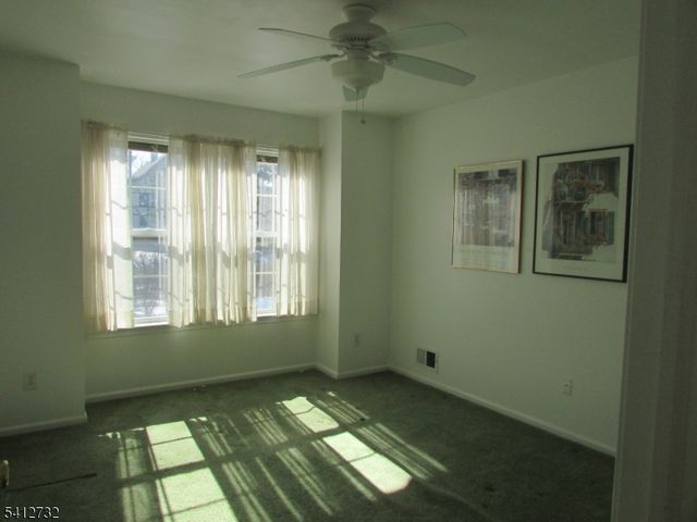 5 Weatherhill Rd, Hamburg Boro, NJ 07419