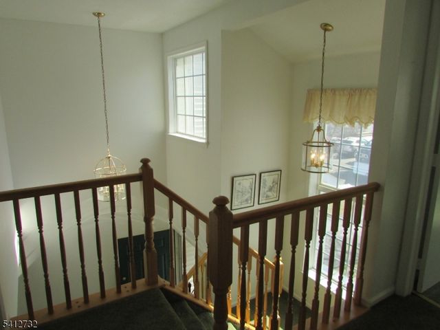 5 Weatherhill Rd, Hamburg Boro, NJ 07419