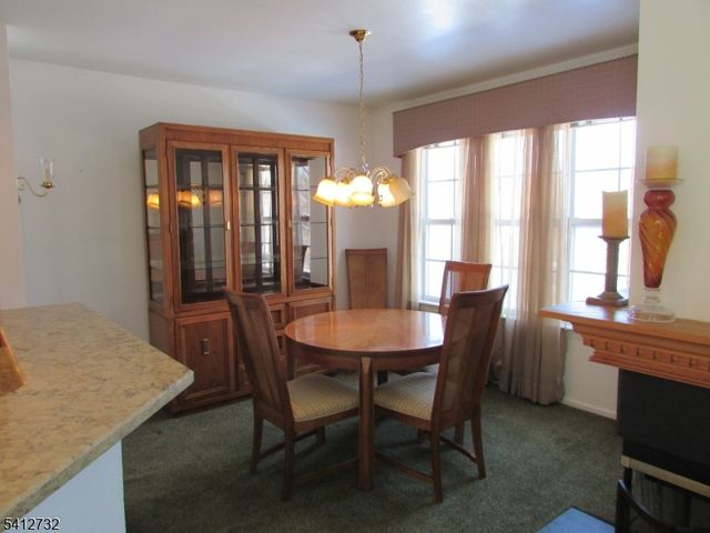 5 Weatherhill Rd, Hamburg Boro, NJ 07419