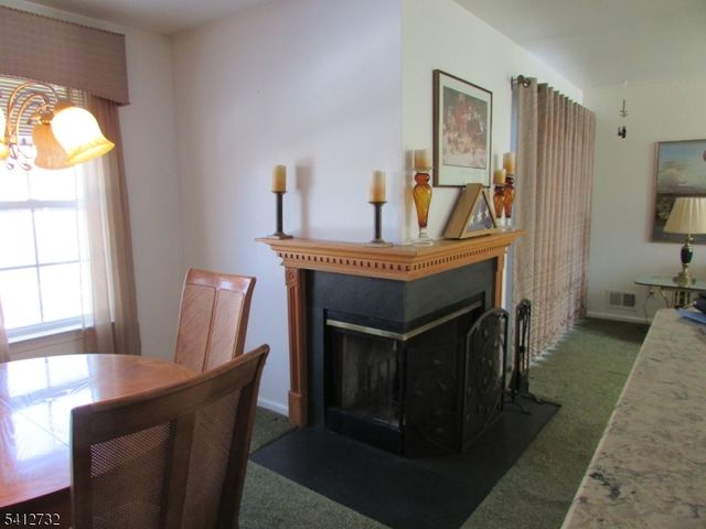 5 Weatherhill Rd, Hamburg Boro, NJ 07419