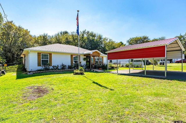 22982 Edgewater Dr, Frankston, TX 75763