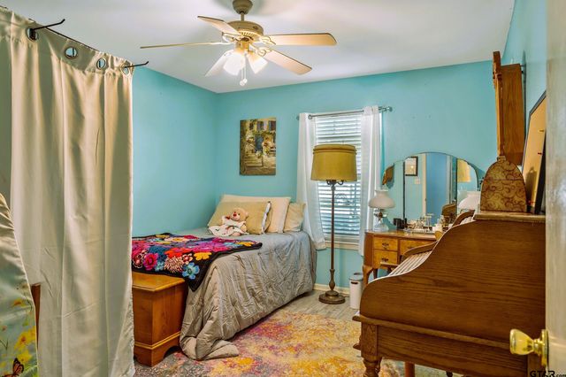 22982 Edgewater Dr, Frankston, TX 75763